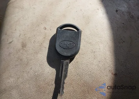 2011 Lincoln Town Car Signature Limited z USA, uszkodzony, nr VIN 2LNBL8CV3BX752040